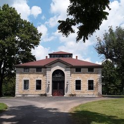Elmendorf Farm - Old Carriage House