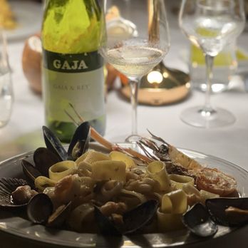 Via Veneto - Seafood pasta, Guja wine list - Italian Near Me - Santa Monica, California Via Veneto - Seafood pasta, Guja wine list - Italian Near Me - Santa Monica, California