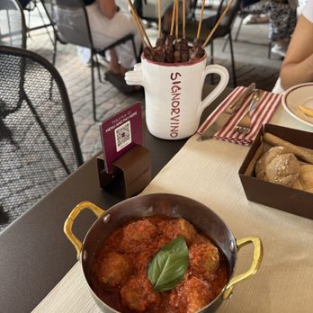 Signorvino - Polpette di manzo al sugo di pomodoro - Wine Bars Near Me - Milan, Michigan Signorvino - Polpette di manzo al sugo di pomodoro - Wine Bars Near Me - Milan, Michigan