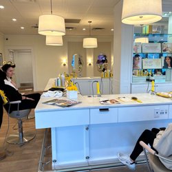 Drybar St. Louis - Clayton - Ready to get a blowout!