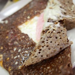 Café Breton - Galette complète (jambon, oeuf, fromage) au beurre Bordier