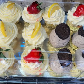 Reina's Bakery - Delicious cupcakes - Bakeries Near Me - North Myrtle Beach, South Carolina Reina's Bakery - Delicious cupcakes - Bakeries Near Me - North Myrtle Beach, South Carolina