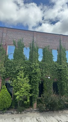 Pioneer Works by null