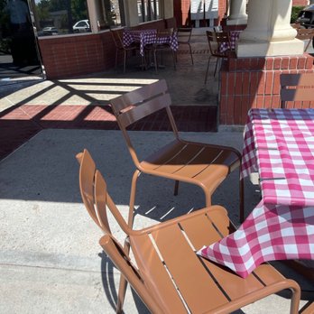 Simon’s Pineapple Whip & Yogurt - Outdoor seating. - Ice Cream & Frozen Yogurt Near Me - Temecula, California Simon’s Pineapple Whip & Yogurt - Outdoor seating. - Ice Cream & Frozen Yogurt Near Me - Temecula, California