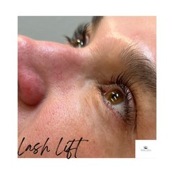 The Lash and Spa Collective by Nichole - Lash Lift