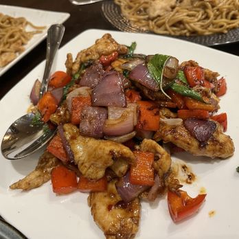 Dragon's Arch - Spicy Chicken with Fresh Basil - Noodles Near Me - Walnut Creek, California