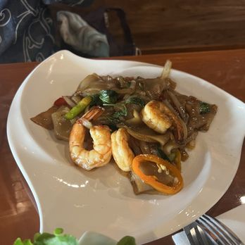 Yak Yai Thai Restaurant - Basil noodles - Thai Near Me - Richmond, Virginia Yak Yai Thai Restaurant - Basil noodles - Thai Near Me - Richmond, Virginia