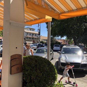Sunflower Caffe - Coffee & Tea Near Me - Sonoma, California