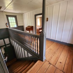 House-In-the-Horseshoe
