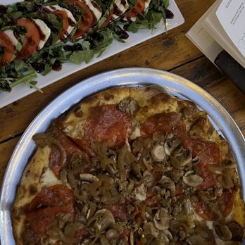 LouEddie's Pizza - LouEddie's special - Pizza Near Me - Skyforest, California