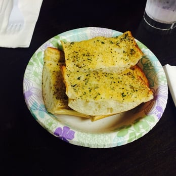 Win-Spuntino - 4 pieces of garlic bread. - Italian Near Me - Honolulu, Hawaii