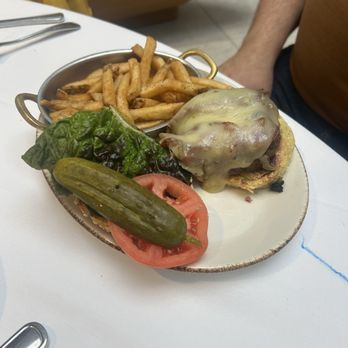 Old Ebbitt Grill - Bacon Cheeseburger - Bars Near Me - Washington, DC, District of Columbia Old Ebbitt Grill - Bacon Cheeseburger - Bars Near Me - Washington, DC, District of Columbia