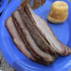 Wagg's Bar-B Q - ..... brisket and a dry a** roll