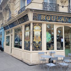 Boulangerie Bo - A few tables outside, no seating inside, they also can make you a coffee