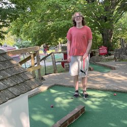 Red Putter Mini Golf - Hole in one