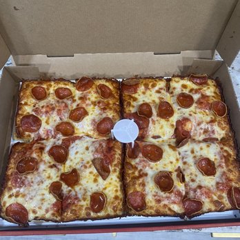 Jet's Pizza - Detroit style - Pizza Near Me - Lexington, Kentucky Jet's Pizza - Detroit style - Pizza Near Me - Lexington, Kentucky