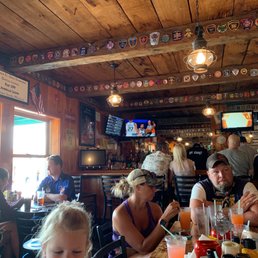 Small bar. No social distancing. Staff doesn't wear masking but stands off. Small bar. No social distancing. Staff doesn't wear masking but stands off.