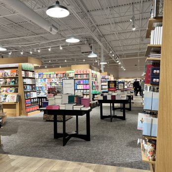 Barnes & Noble - Bookstores Near Me - Lakewood, Washington