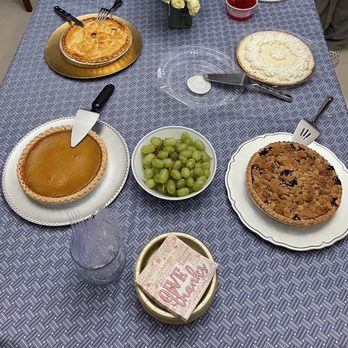 Pinho's - Apple pie, Pumpkin pie and blueberry pie. The best!! - Bakeries Near Me - Oakland Park, Florida