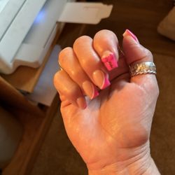 Aura Nails Lounge