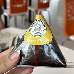 VeGreen Noodle - "Salmon" vegan onigiri
