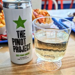 The Crabby Shack - Pinot Grigio