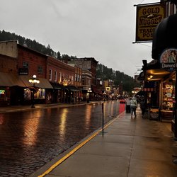 Jake's Fine Dining - Quaint street in Deadwood