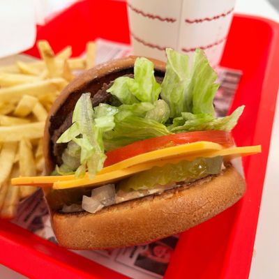 In-N-Out Burger by null