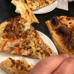 Ernesto's - We all got the favorite Chicken Ranch Pizza.