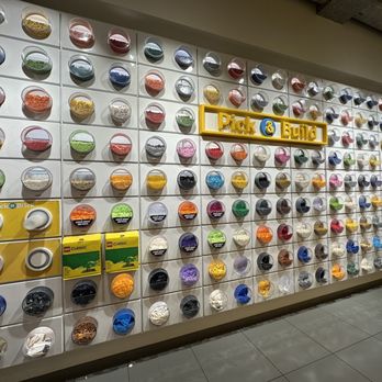 The Lego Store - Toy Stores Near Me - Glendale, California