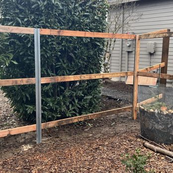Rick's Custom Fencing & Decking - Rails on metal posts. - Fences & Gates Near Me - Hillsboro, Oregon Rick's Custom Fencing & Decking - Rails on metal posts. - Fences & Gates Near Me - Hillsboro, Oregon