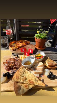 Onkel Tom's Pizzeria und Weinlokal by null