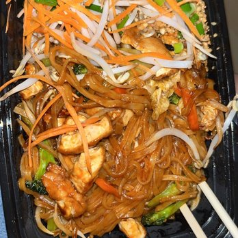 Siam Square - Tofu pad Thai with vegan modifications - Thai Near Me - Honolulu, Hawaii Siam Square - Tofu pad Thai with vegan modifications - Thai Near Me - Honolulu, Hawaii