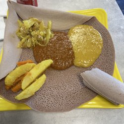 Habesha - Beyaynetu (veggie) platter