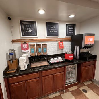Hampton Inn Norco-Corona-Eastvale - Cereal and juice bar - Hotels Near Me - Norco, California Hampton Inn Norco-Corona-Eastvale - Cereal and juice bar - Hotels Near Me - Norco, California
