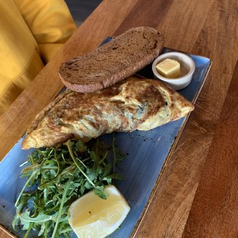 Oceans Narrabeen - omelette w/ toast - Restaurants Near Me - Narrabeen, NSW