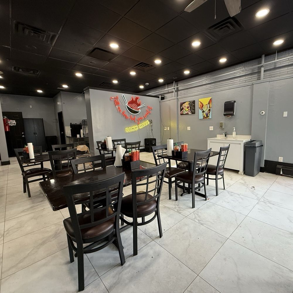 Banh Meee - Indoor Seating - Vietnamese Near Me - Hartford, Connecticut