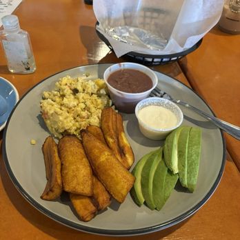 Centrado Cafe Shop - Un Tipico - Cafes Near Me - Burtonsville, Maryland