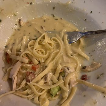 Pinocchio's Pizza - didn't hesitate to destroy this Fettuccini Alfredo - Pizza Near Me - Pasadena, California Pinocchio's Pizza - didn't hesitate to destroy this Fettuccini Alfredo - Pizza Near Me - Pasadena, California