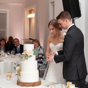 Honey Crumb Cake Studio - Custom Cakes Near Me - Seattle, Washington Honey Crumb Cake Studio - Custom Cakes Near Me - Seattle, Washington
