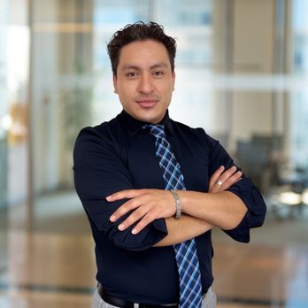 Abogados Manuel Solis - Uriel Ovando Estrada se desempeña como Asistente Legal desde 2023. Le apasiona apoyar a la comunidad inmigrante con empatía y dedicación. - Immigration Law Near Me - Arvada, Colorado Abogados Manuel Solis - Uriel Ovando Estrada se desempeña como Asistente Legal desde 2023. Le apasiona apoyar a la comunidad inmigrante con empatía y dedicación. - Immigration Law Near Me - Arvada, Colorado