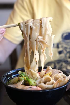 Ruyi Hand Pulled Noodle by null