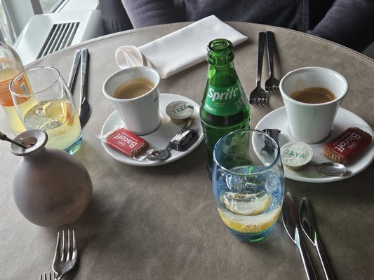 Atomium Restaurant by null