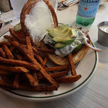 Hamburger Haven - Jalapeño veggie burger with sweet potato fries - Breakfast & Brunch Near Me - San Francisco, California Hamburger Haven - Jalapeño veggie burger with sweet potato fries - Breakfast & Brunch Near Me - San Francisco, California