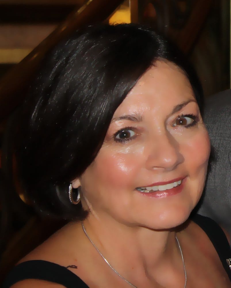 JANIS HARTLEY, REAL ESTATE AGENT 751 Geneva Pkwy, Lake Geneva