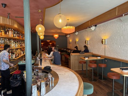 Bar Bonobo by null