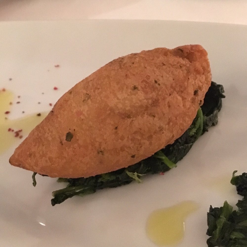 Lisboa à Noite - Bolinho de bacalhau! So tasty! - Wine Bars Near Me - Lisbon, 11 Lisboa à Noite - Bolinho de bacalhau! So tasty! - Wine Bars Near Me - Lisbon, 11