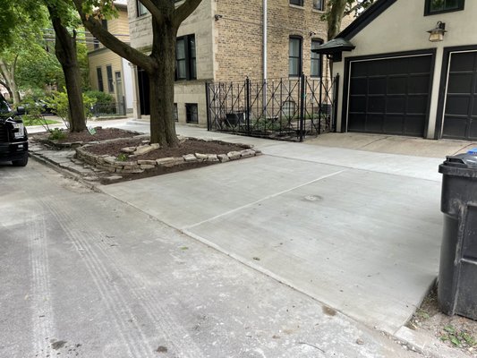 Concrete Driveways and Form liners - Concrete form liners provide a look like no other. Thanks to Dr. G's haunted Joliet mansion project, we were able to help him pick a pattern that would compliment the look of the beautiful historical mansion. Concrete Driveways and Form liners - Concrete form liners provide a look like no other. Thanks to Dr. G's haunted Joliet mansion project, we were able to help him pick a pattern that would compliment the look of the beautiful historical mansion.