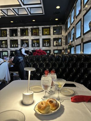 Steven Lelli's Inn On the Green by null