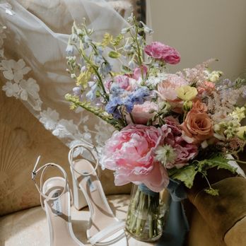 Roxie’s Flower Truck - Bridal bouquet - Floral Designers Near Me - Winters, California Roxie’s Flower Truck - Bridal bouquet - Floral Designers Near Me - Winters, California